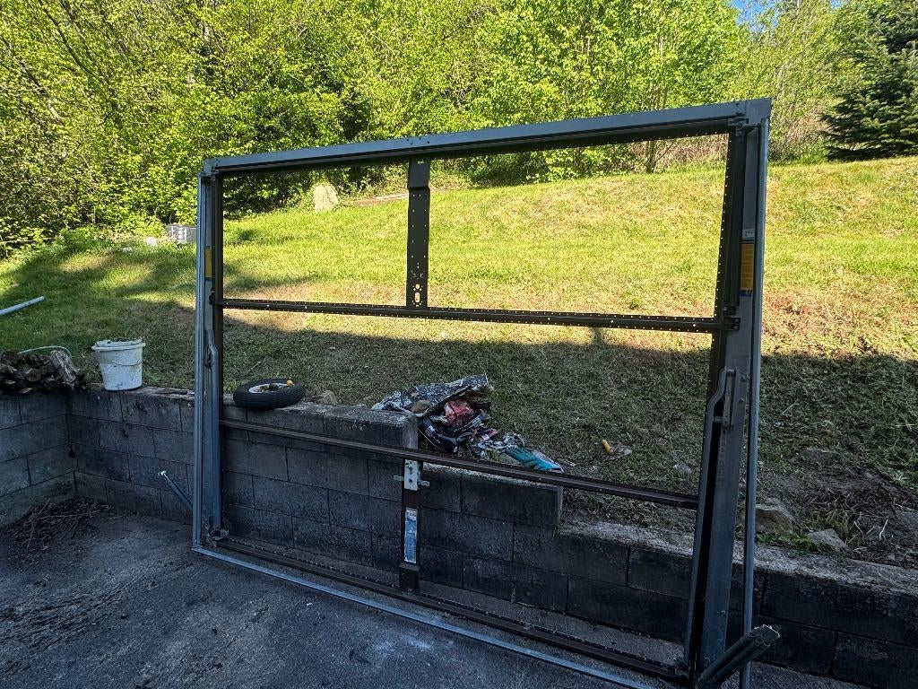 Porte de garrage pour ferraille, Enlèvement, Utilisé, Fer