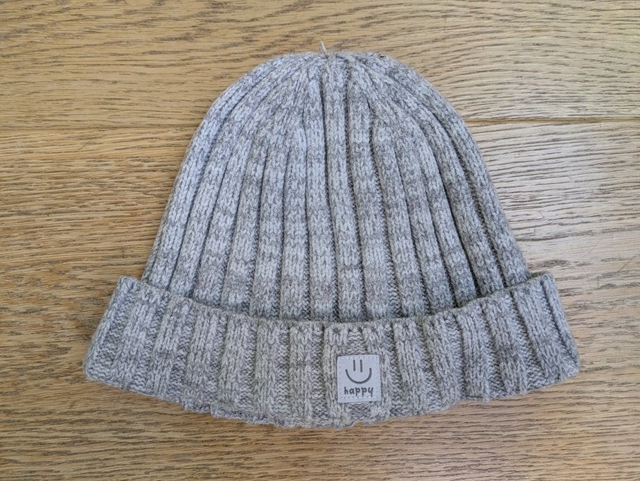 Bonnet gris fille (8-11 ans), Enfants & Bébés, Vêtements enfant | Bonnets, Écharpes & Gants, Enlèvement, Utilisé, Fille, Bonnet