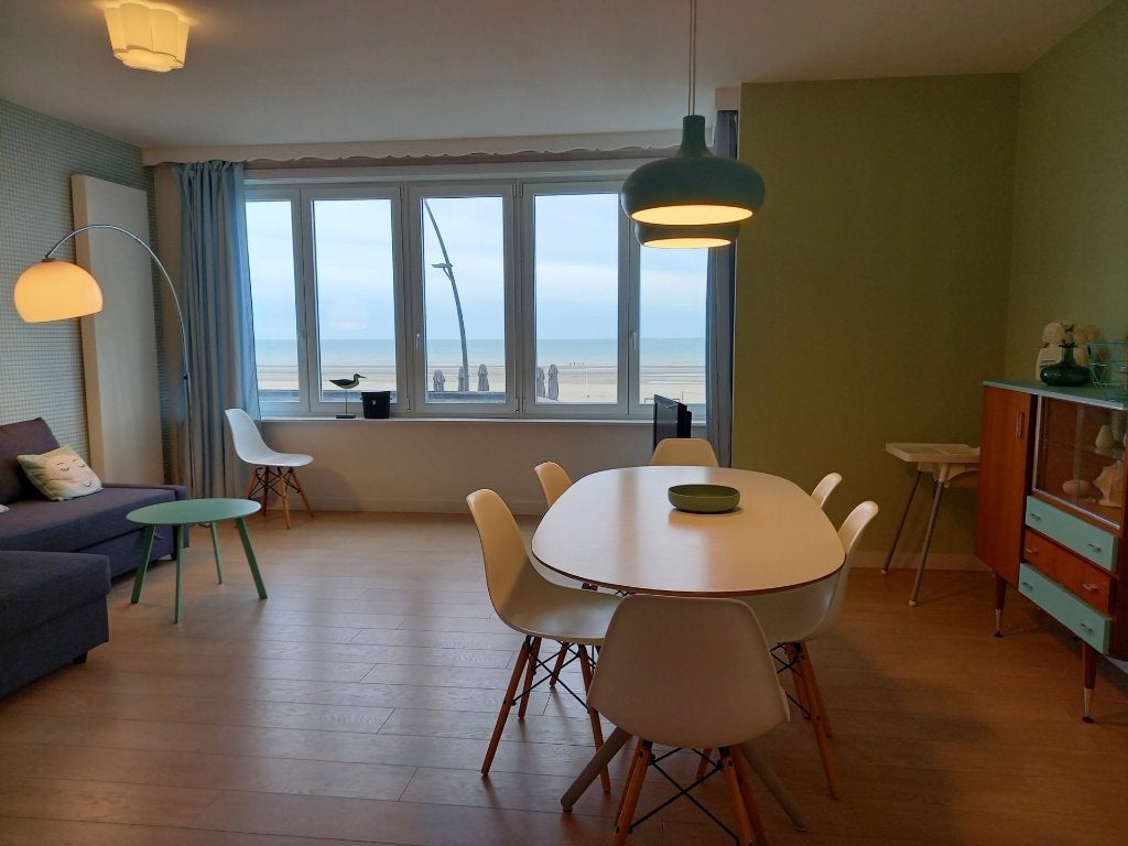 tof appartement FRONTAAL zeezicht dijk zeedijk 9p 3 slk zee, Propriétaire, 9 personnes, Anvers et Flandres, 3 chambres à coucher