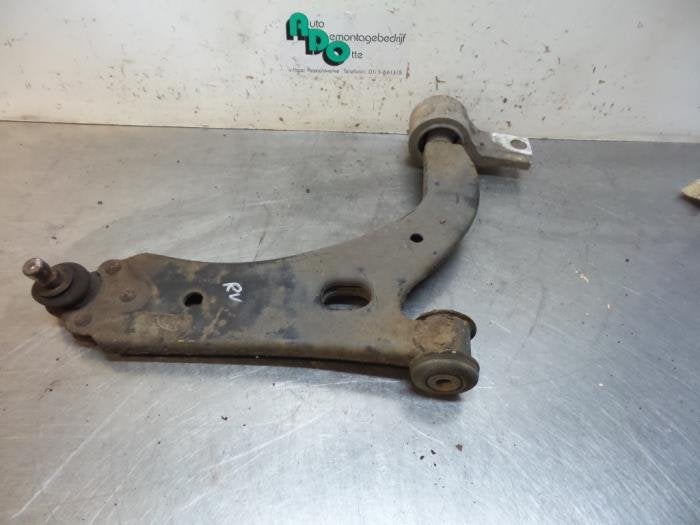 Draagarm rechts-voor van een Ford Fiesta (Fiesta 02-), Gebruikt, -, -, Ophalen of Verzenden