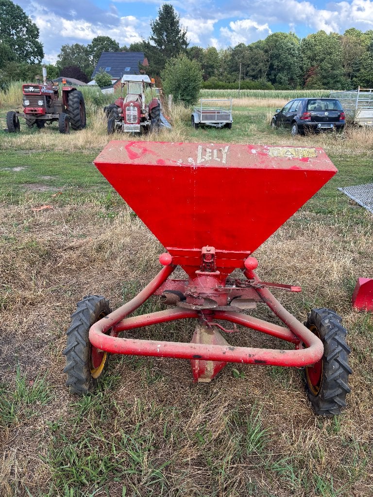 -meststofstrooier,opraapwagen,hakselaar,etc...., Ophalen