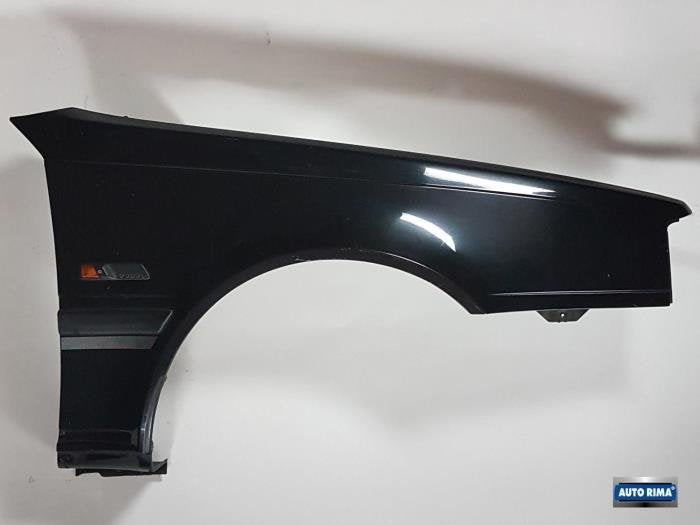 Scherm rechts-voor van een Volvo 4-Serie (305), Gebruikt, -, -, Ophalen of Verzenden