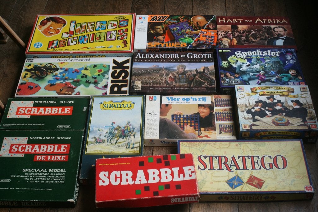 13 x jeux de scrabble, 999 jeux, risque, stratégie,..., Enlèvement ou Envoi, Comme neuf