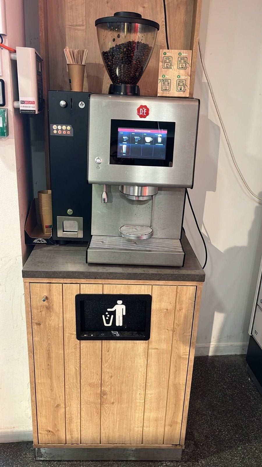 brista one machine à café à Graines avec monnayeur, Machine à espresso, Café en grains, Enlèvement, Utilisé