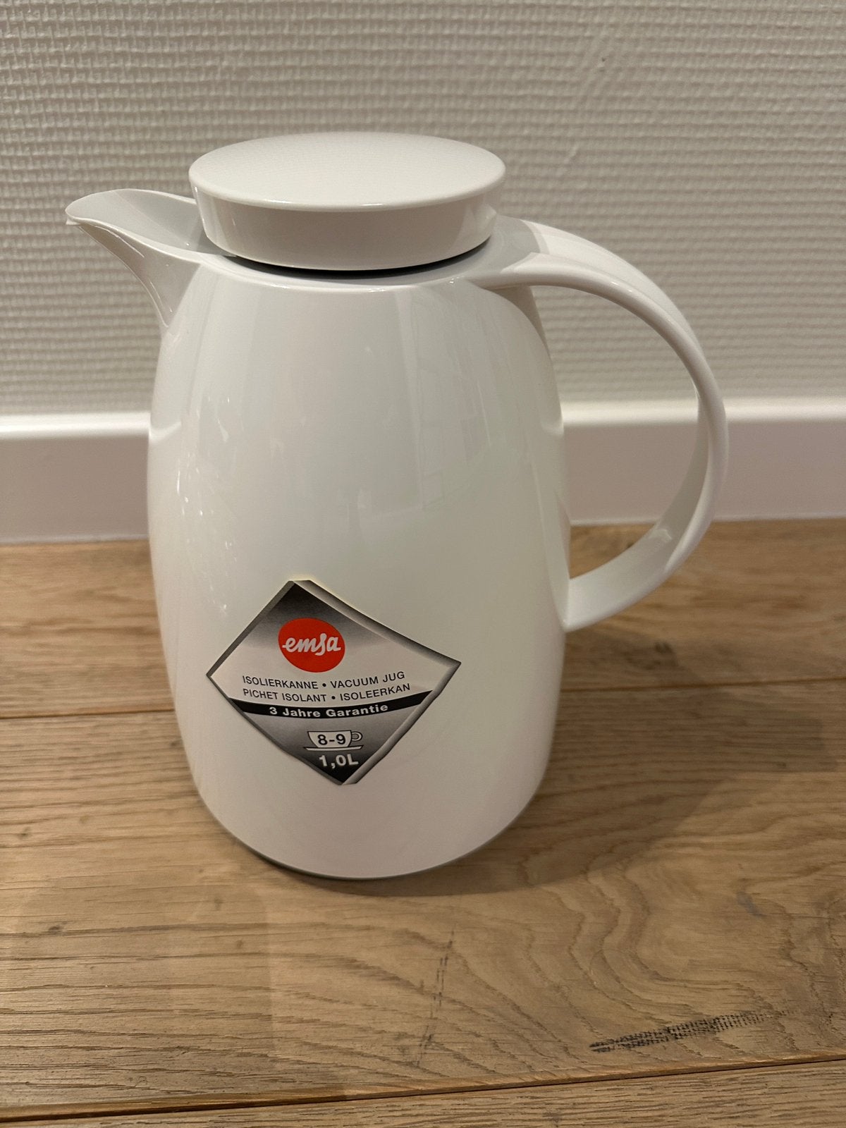 Nieuwe witte thermoskan 1L (8-9 tassen) Emsa, Elektronische apparatuur, Waterkokers, 1 tot 2 liter, Ophalen of Verzenden, Nieuw