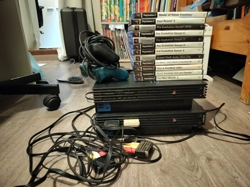 PS2 Fat Bundel: 2x Console, 2x Memory Card & 12 Games, Ophalen, Gebruikt, Overige genres, 2 spelers
