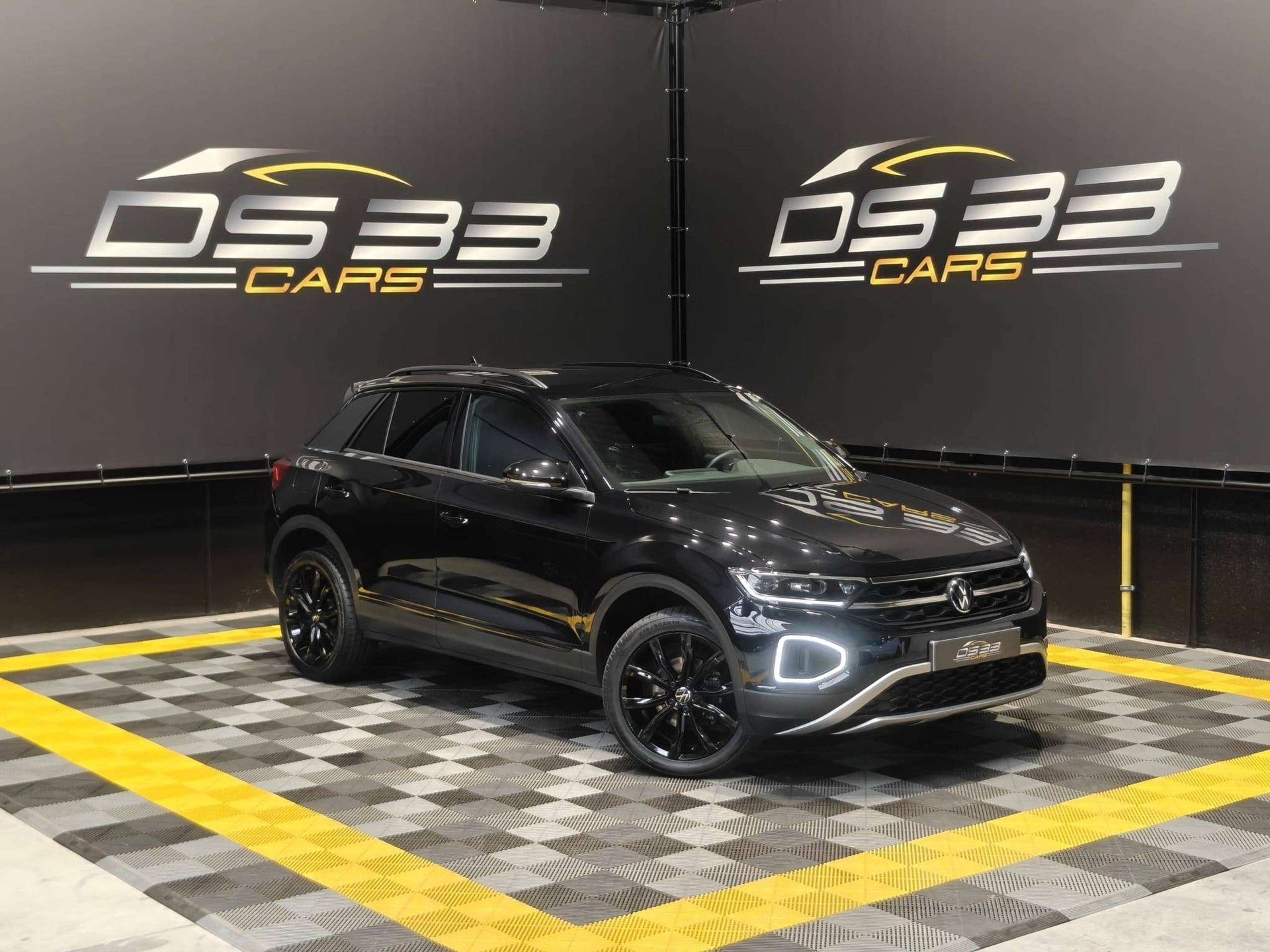 Volkswagen T-Roc 1.5 TSI Style Black Pack/Virtual/LED/AdCrui, Auto's, Dealer onderhouden, Stof, 4 cilinders, Zwart