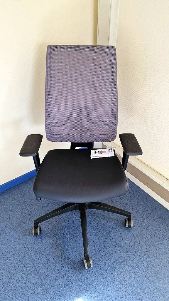Chaise de bureau Dauphin Indeed mesh gris – quasi neuve, Gris, Comme neuf, Enlèvement, Chaise de bureau