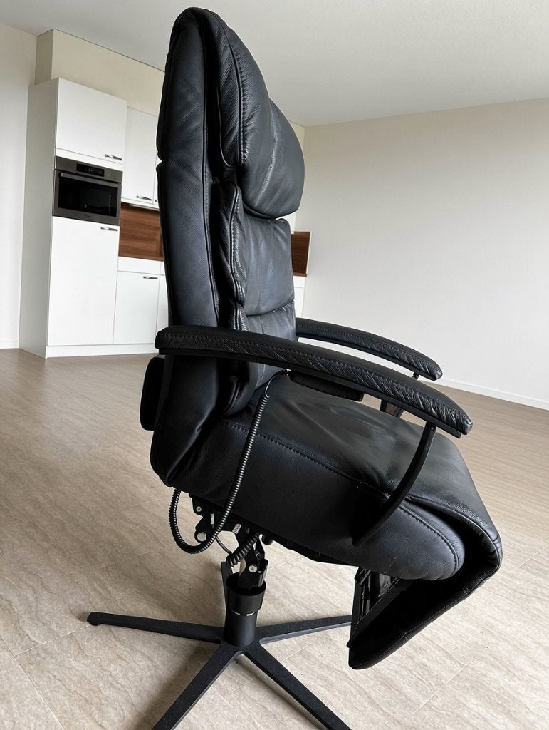 Sta-op Stoel, zwart lederen fauteuil, 75 à 100 cm, Enlèvement, Utilisé, 50 à 75 cm