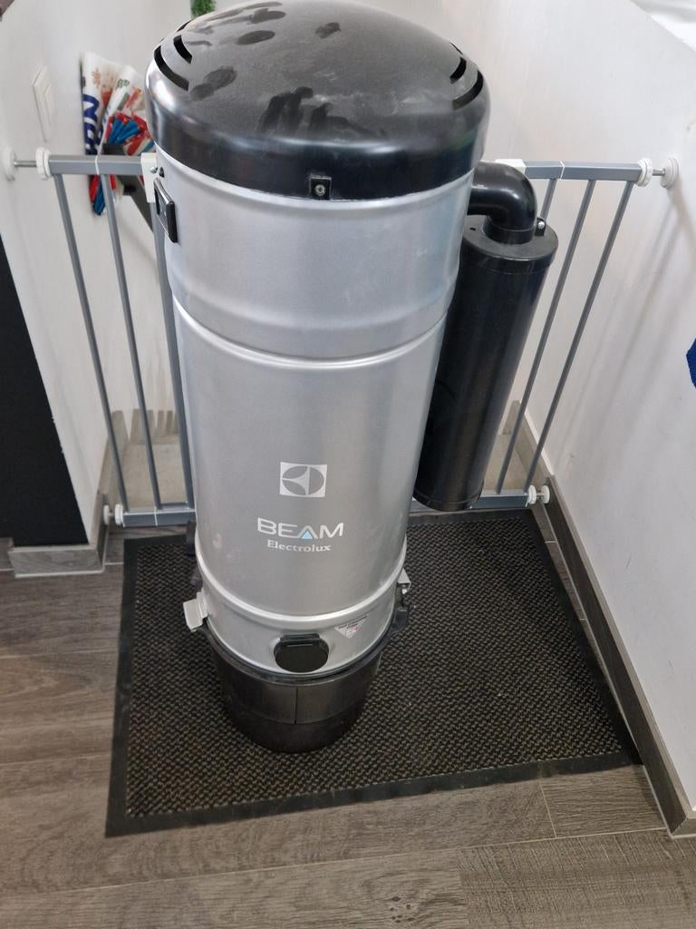 Centraal stofzuiger zo goed als nieuw, Maison & Meubles, Accessoires pour la Maison | Poubelles, Enlèvement