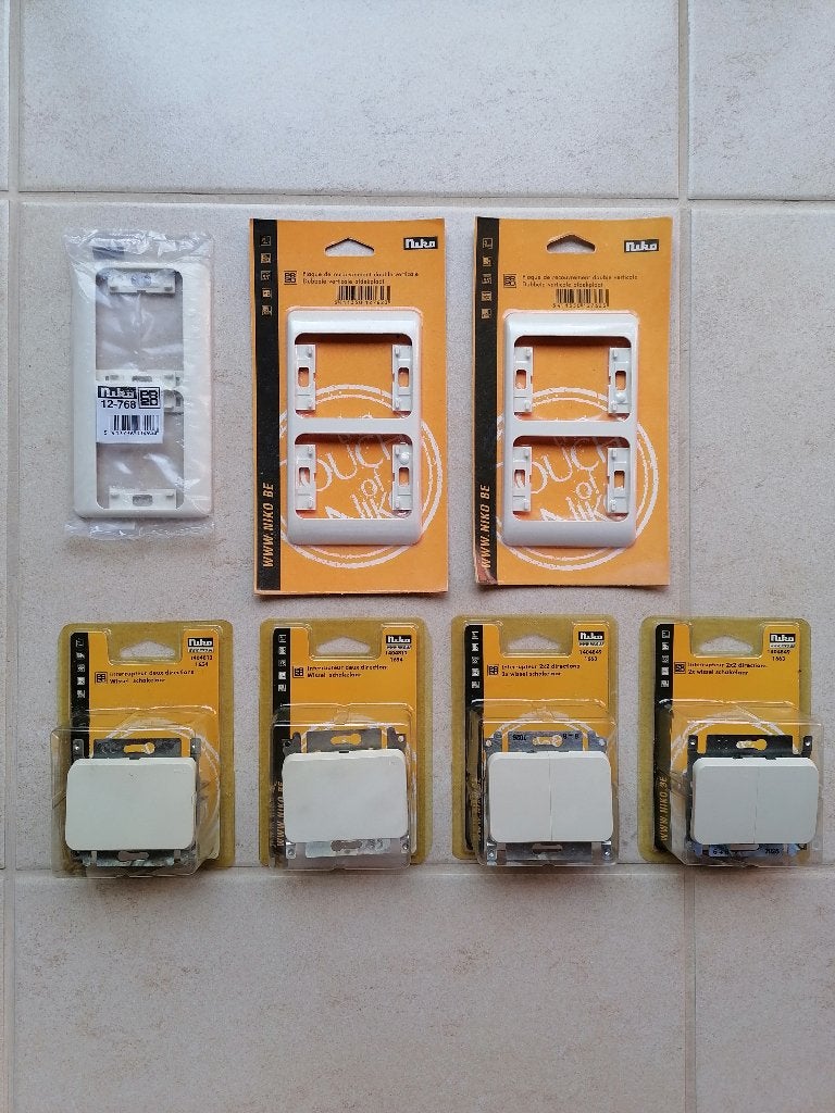 électricité, Bricolage & Construction, Enlèvement, Neuf