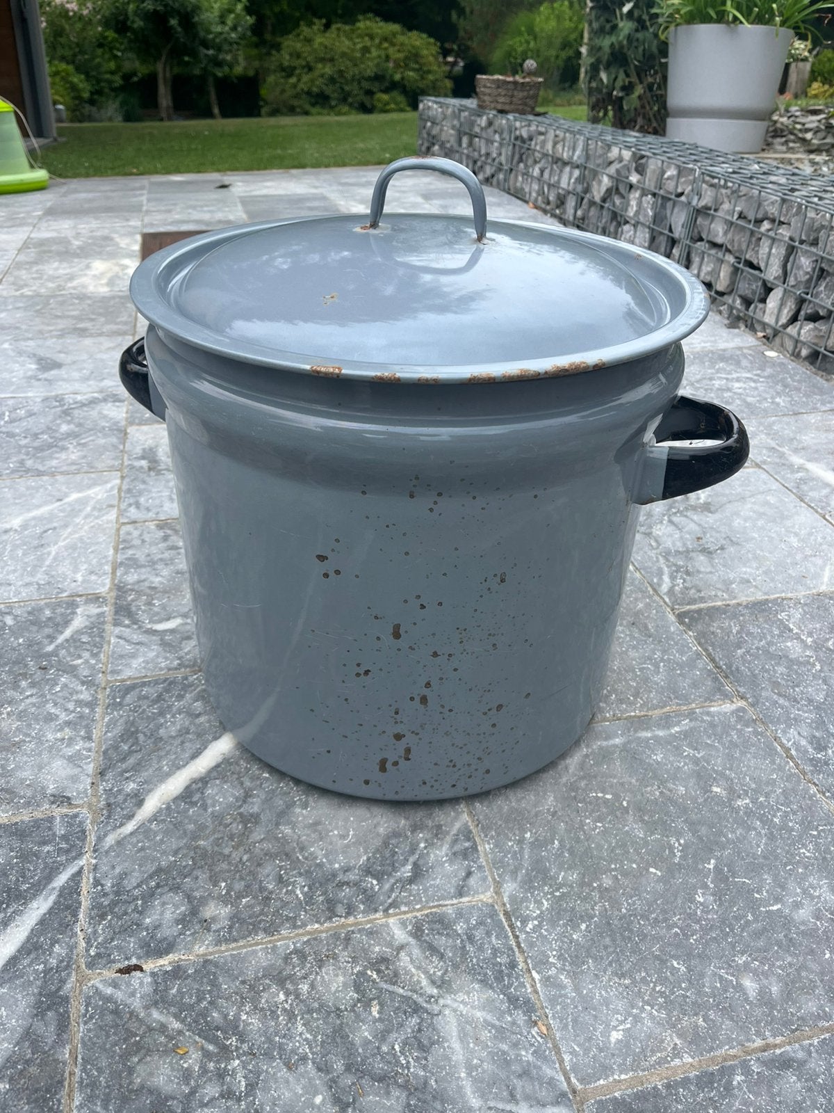 Ancienne grande marmite émaillée, Jardin & Terrasse, Rond, 30 à 60 cm, Enlèvement, Utilisé