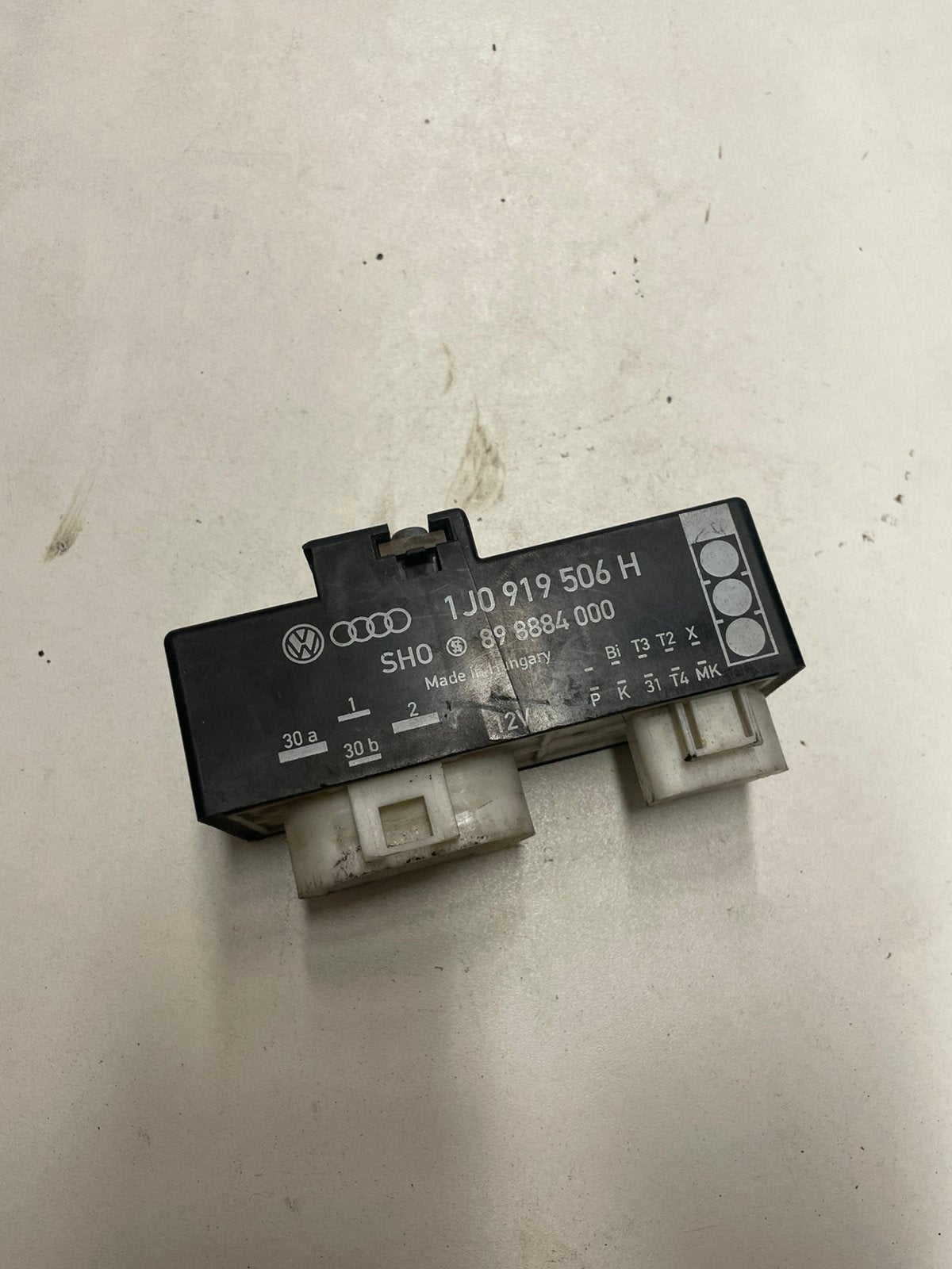 Relais ventilateur pour Volkswagen Golf IV (1J1) 1J0919506H, Enlèvement ou Envoi, Utilisé, Volkswagen
