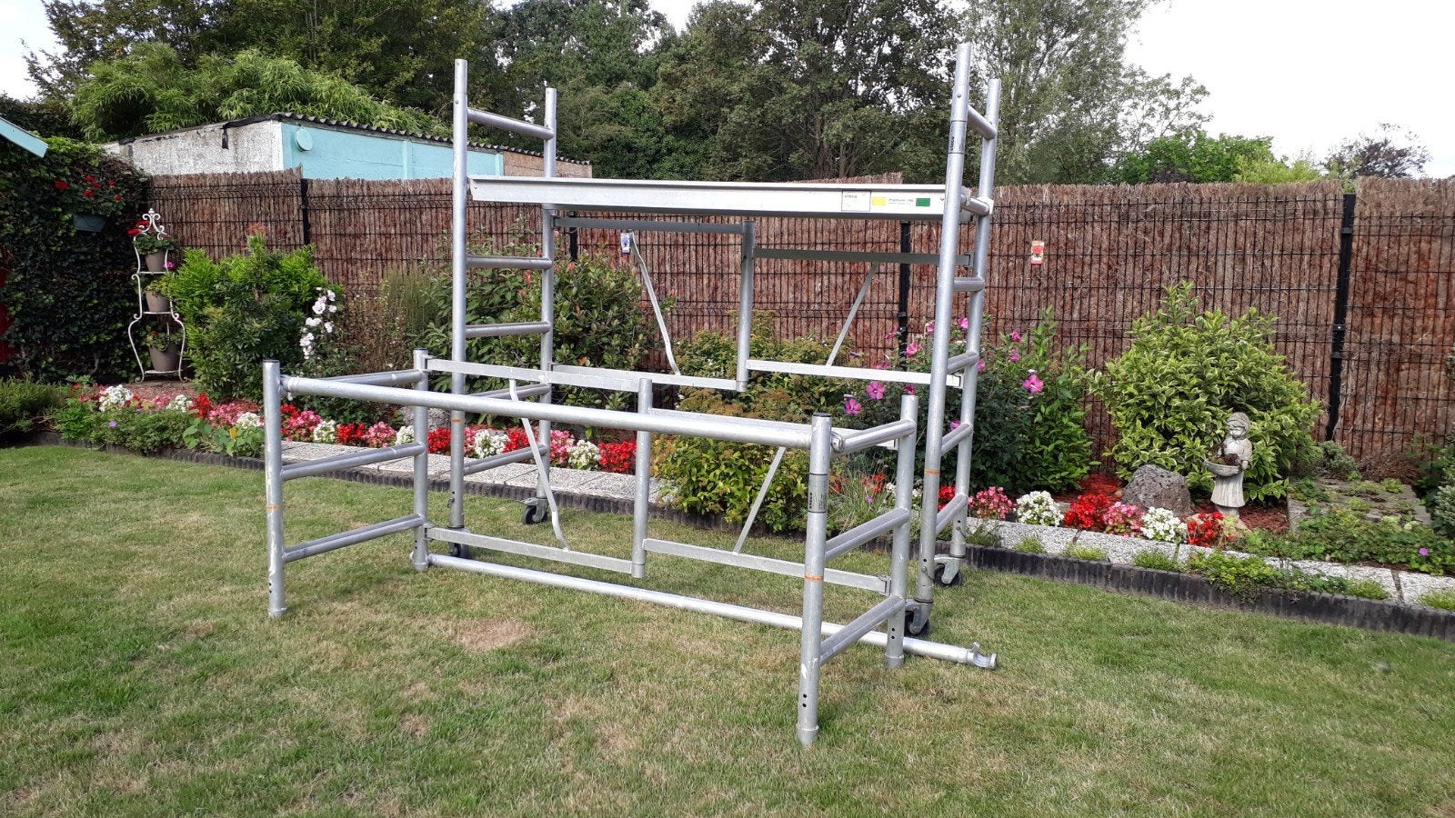 stelling goedkoop ter uitleen voor wie er zorg voor draagt., Doe-het-zelf en Bouw, Ophalen of Verzenden