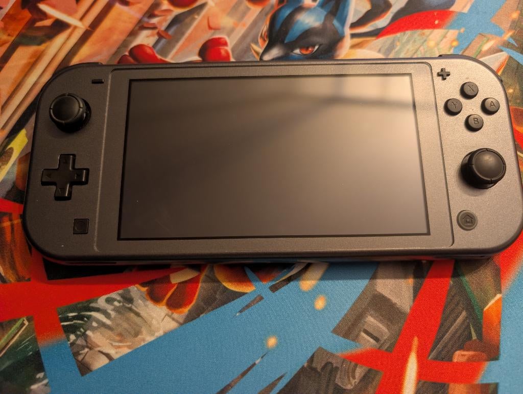 Nintendo Switch lite pokémon edition Dialga Palkia, Ophalen, Overige kleuren, Gebruikt, Met beschermhoes of tas