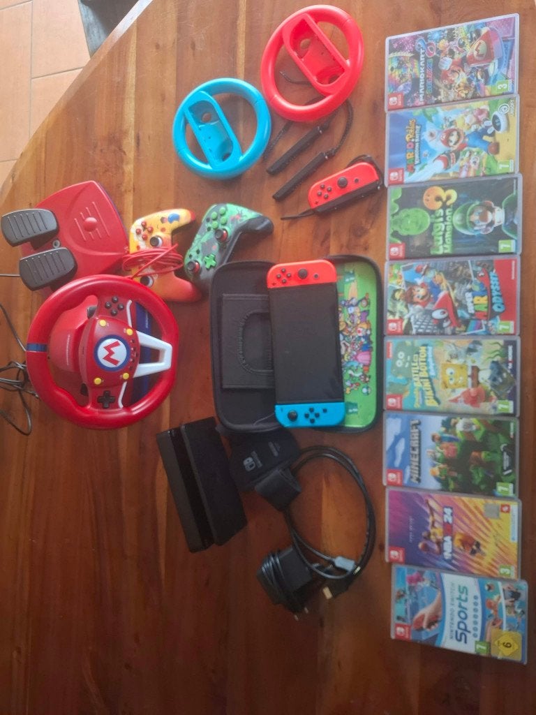 Nintendo Switch set, Games en Spelcomputers, Ophalen, Switch Original, Met 3 controllers of meer, Gebruikt