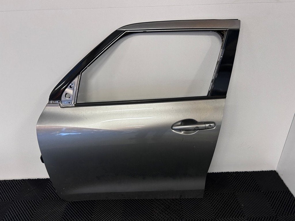 PORTIER LINKS VOOR Suzuki Swift (ZC / ZD) (|6800253R00000|), Auto-onderdelen, Suzuki-Allee 7
64625  Bensheim, DE, Gebruikt, Suzuki Deutschland GmbH