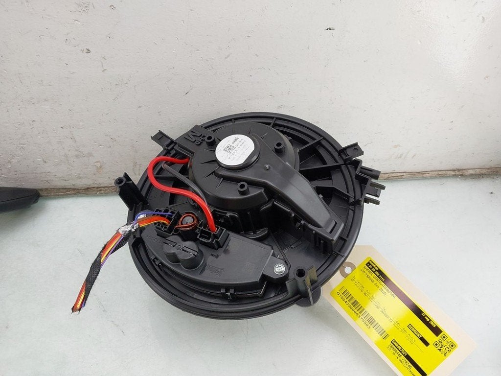 KACHEL VENTILATORMOTOR Volkswagen Tiguan (CT1) (01-2023/-), Gebruikt, Volkswagen, Valeo, 100, rue de Courcelles
75017  Paris, FR