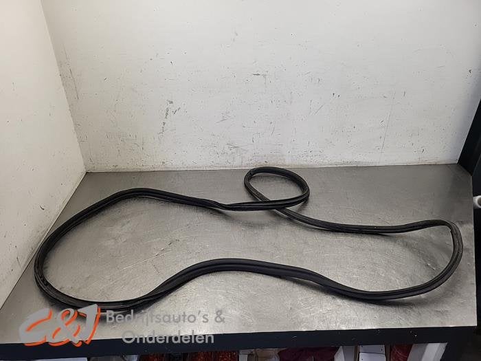 Joint caoutchouc porte coulissante droite d'un Mercedes Vito, 3 mois de garantie, Utilisé, -, -