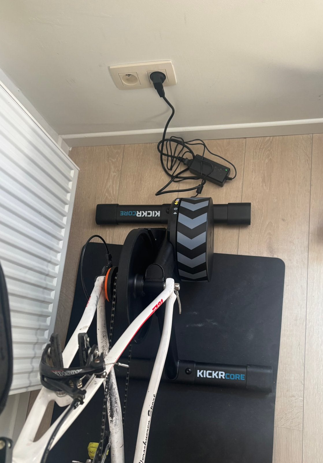 Wahoo Kickr Core 2 met Zwift Cog and Click, Enlèvement, Neuf, Jambes, Vélo d'appartement