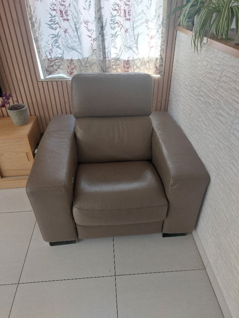 Fauteuil relax électrique en cuir, 100 à 125 cm, Enlèvement, Utilisé, 100 à 125 cm