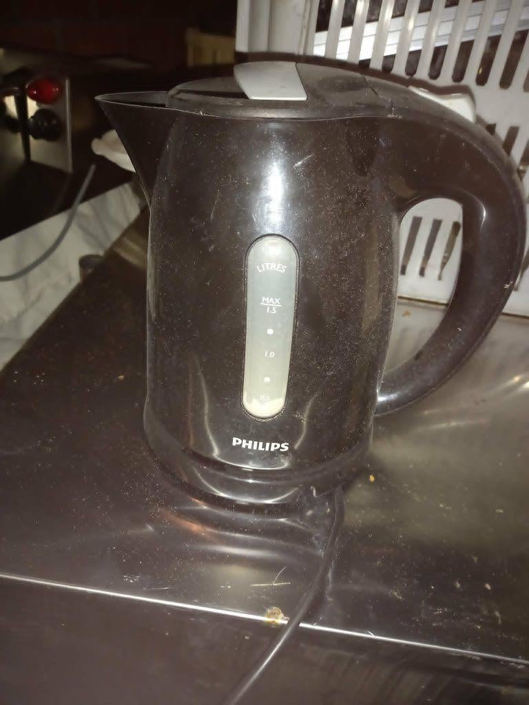 Bouilloire électrique 1,5 L., 1 à 2 litres, Enlèvement, Utilisé