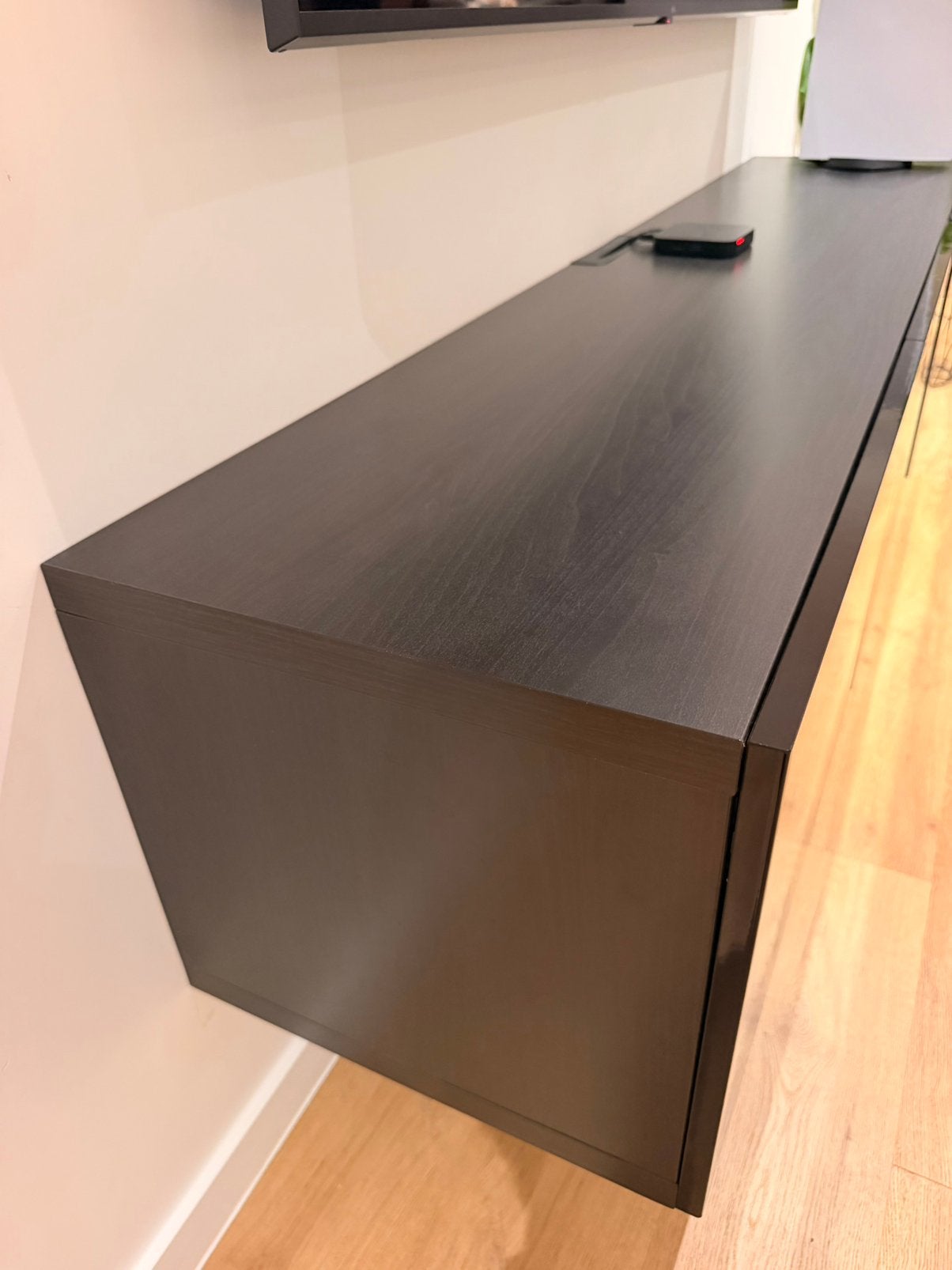 Banc TV IKEA BESTÅ, brun-noir-portes Selsviken brillant, Enlèvement, Comme neuf
