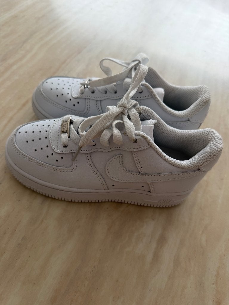 Nike maat 31, Enlèvement