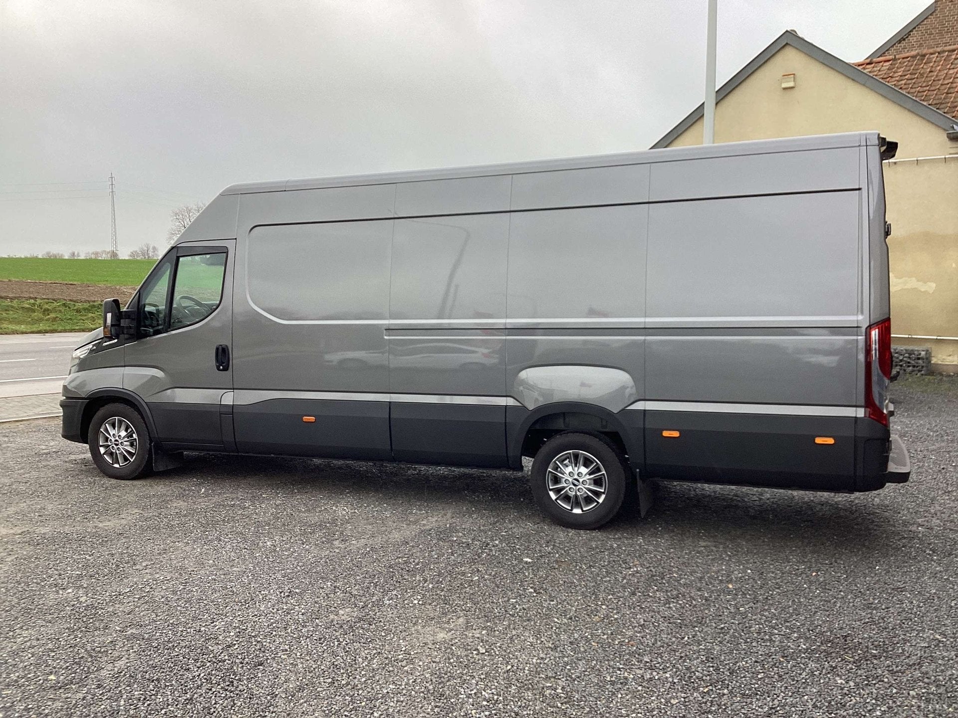Iveco Daily l4h2 30hdi 180pk automaat 2023 10km full/option, Auto's, Overige Auto's, Automaat, Stof, 4 cilinders, Bedrijf
