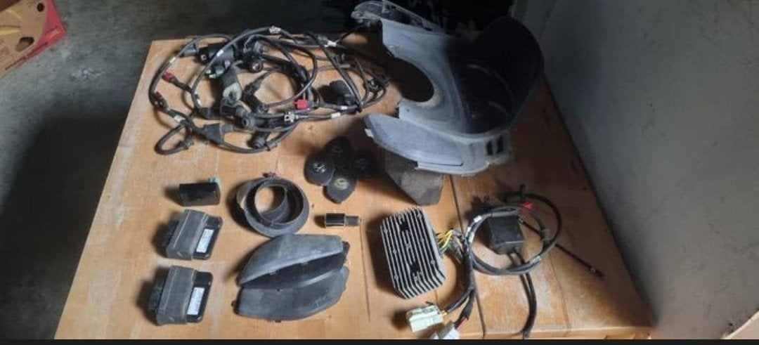 Gros lot pièces 125cc, Vélos & Vélomoteurs, Enlèvement ou Envoi, Utilisé, Autres types, SYM