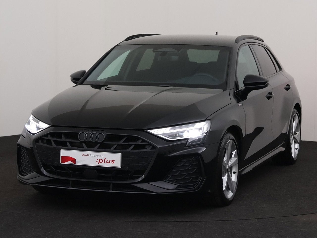 Audi A3 Sportback Business Edition S line TFSI  85 kW S tron, Auto's, Automaat, Zwart, Berline, https://public.car-pass.be/vhr/a1dc3594-7a94-44a3-9193-6960ba7dc726