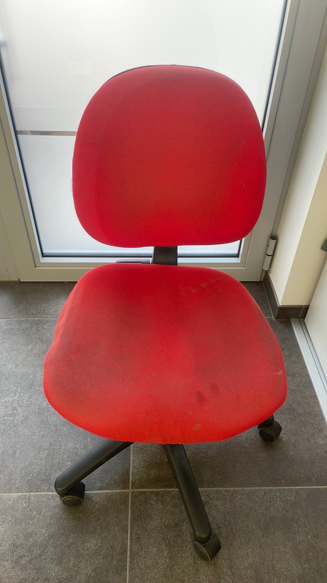 Bureaustoel gratis, Huis en Inrichting, Ophalen, Gebruikt, Rood, Bureaustoel