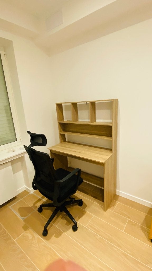 Nieuw en reeds gemonteerd studentenbureau, Huis en Inrichting, Ophalen, Nieuw