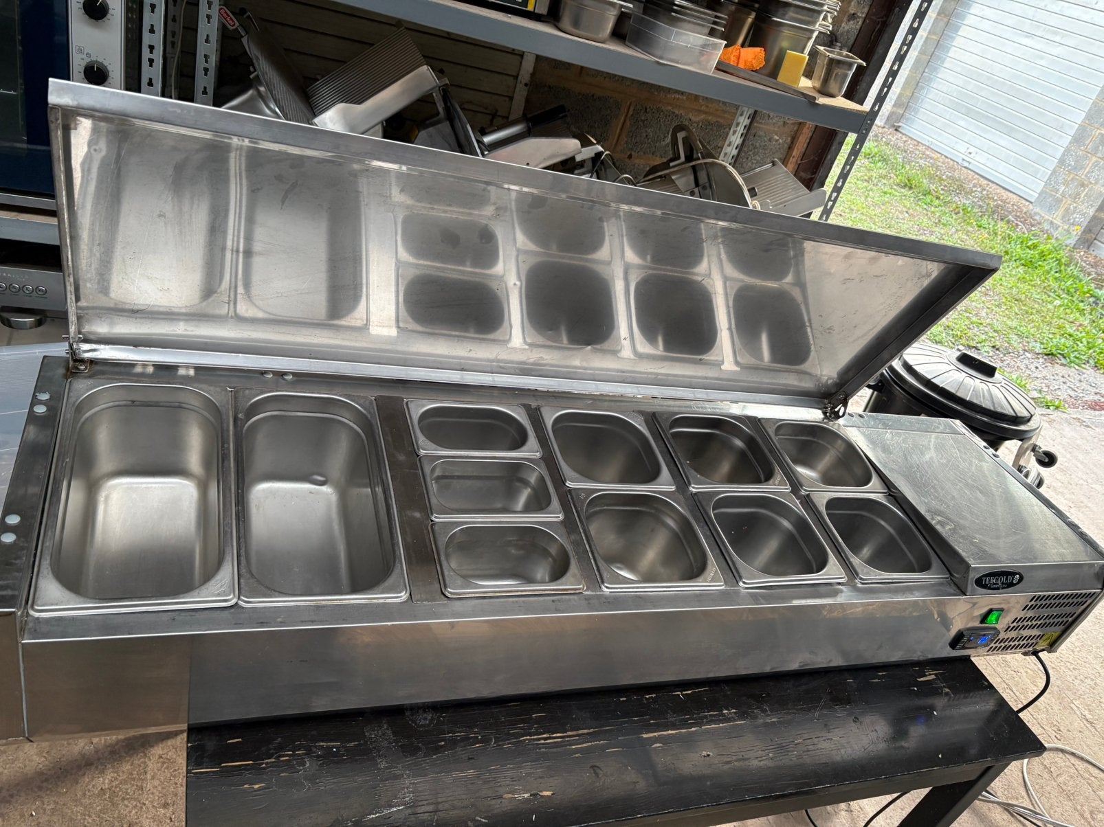 TEFCOLD GEKOELDE SALADE — 150 CM, Elektronische apparatuur, Ophalen, Zo goed als nieuw, Tussenbouw, Elektrisch