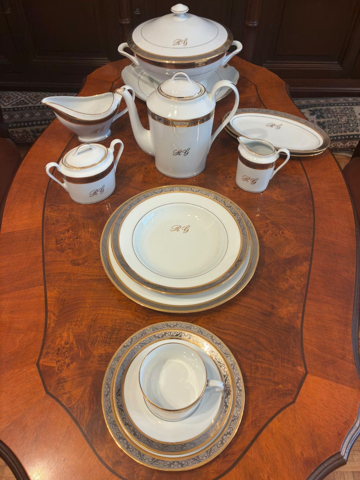 Service 62 pièces en porcelaine de Limoges, Enlèvement