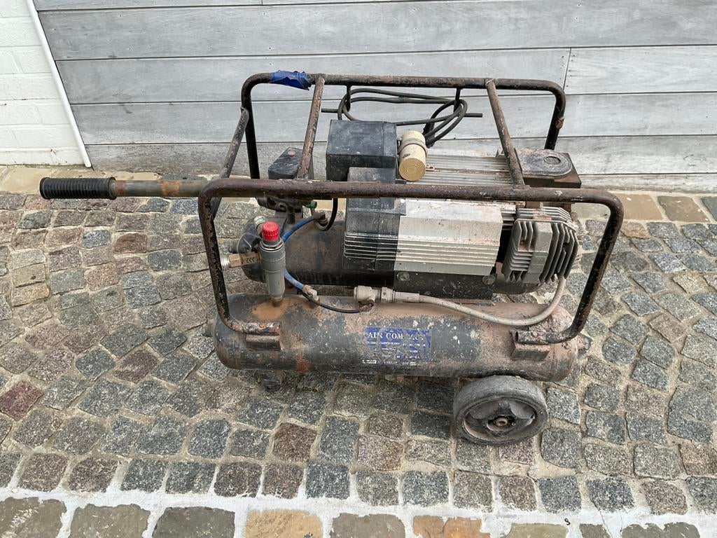 Compresseur, Enlèvement, 200 à 400 litres/min, Utilisé, 6 à 10 bars