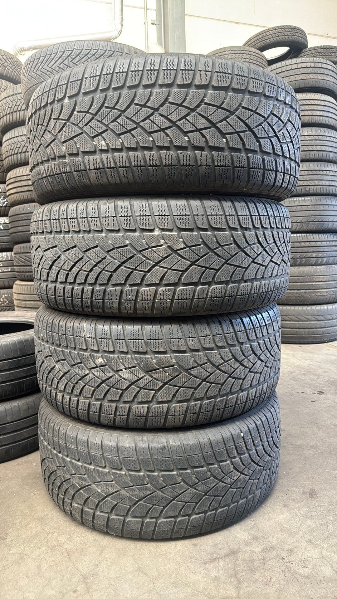 2655019 265/50/19 265/50R19 winterbanden merk Dunlop, Ophalen