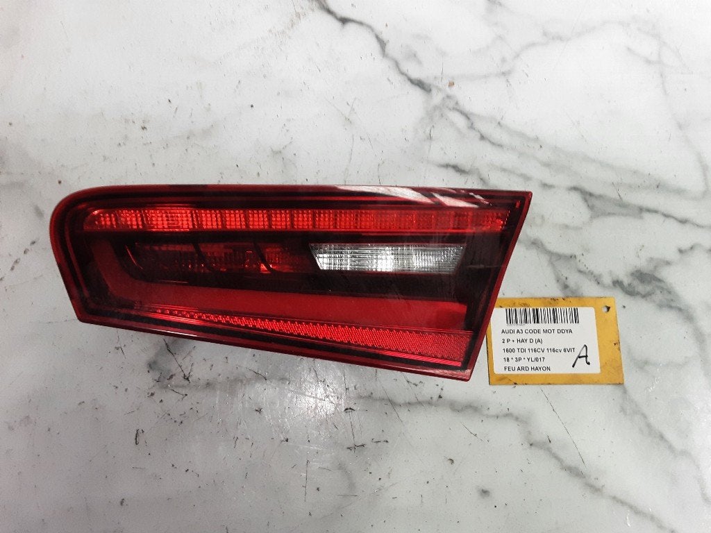 ACHTERLICHT RECHTS ACHTERKLEP A3 (8V1 / 8VK) (8V3945094B), Gebruikt, Mevr. I. Hauben, Audi, Rue de l'Espoir 34 34
4030  GRIVEGNÉE, BE