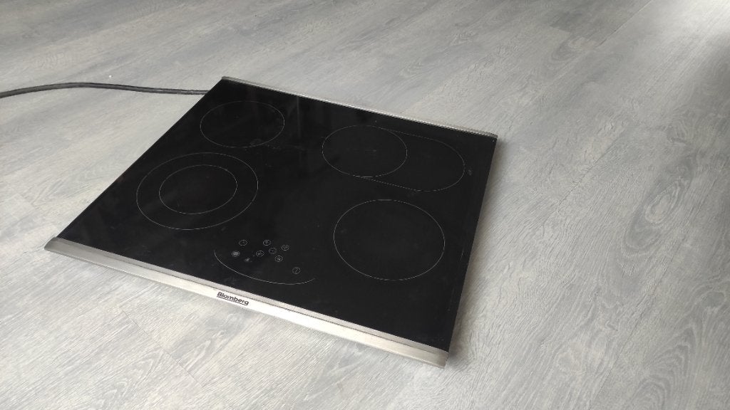 Blomberg keramische kookplaat met 4 branders — 60cm, Ophalen, Gebruikt, 4 kookzones, Inbouw