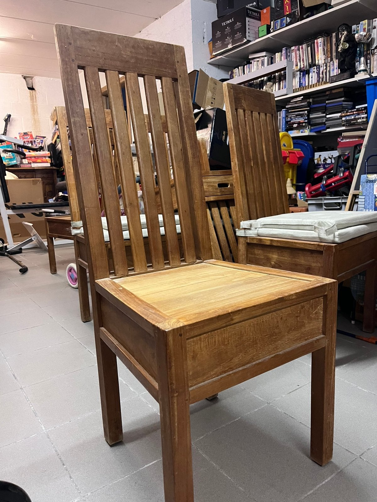 Stevige Teaken eetkamerstoelen 6 beschikbaar, Ophalen, Zo goed als nieuw