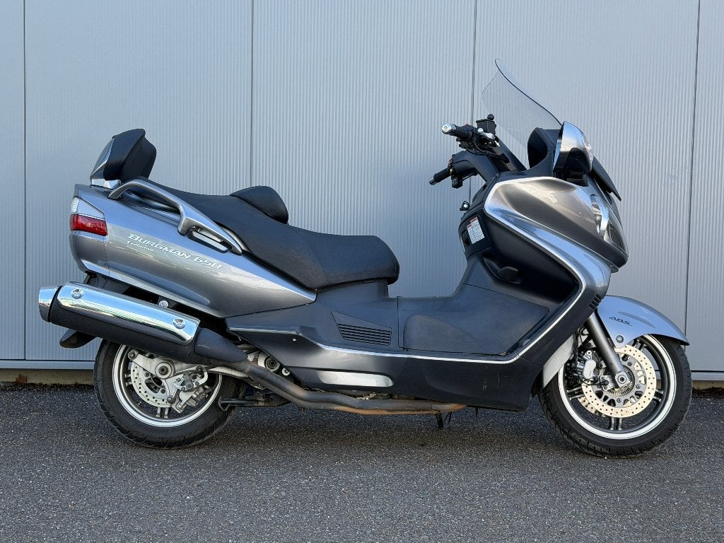 Suzuki Burgman 650 / Siège et chauffage des mains ! Bon état, Motos, Motos | Suzuki, Entreprise, Scooter, plus de 35 kW, 2 cylindres