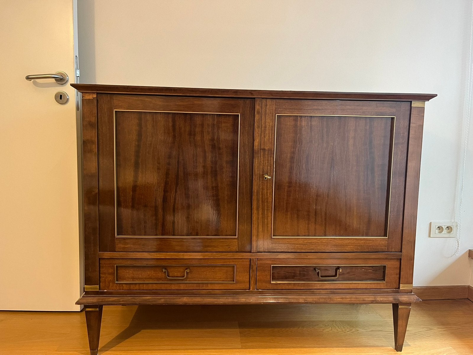Vintage houten opbergkast, Ophalen