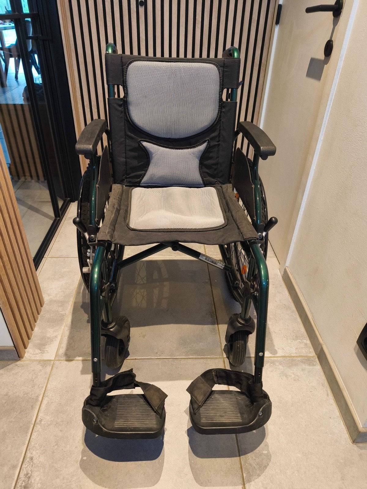 Fauteuil roulant MultiMotion M10 pour 200€ (nouveau prix 449, Enlèvement, Pliant, Comme neuf