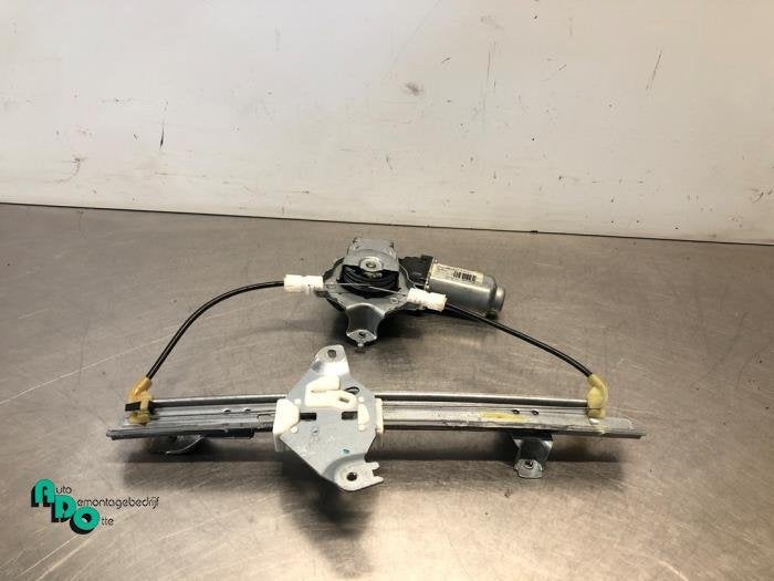 Mécanique vitre 4portes arrière gauche d'un Nissan Qashqai, -, 3 mois de garantie, Utilisé, -
