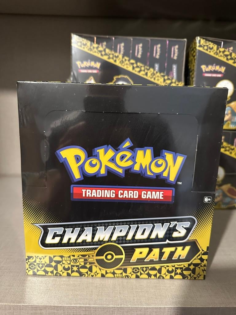 Champions Path Pin Collection Box Sealed Series 2, Ophalen of Verzenden, Nieuw, Boosterbox