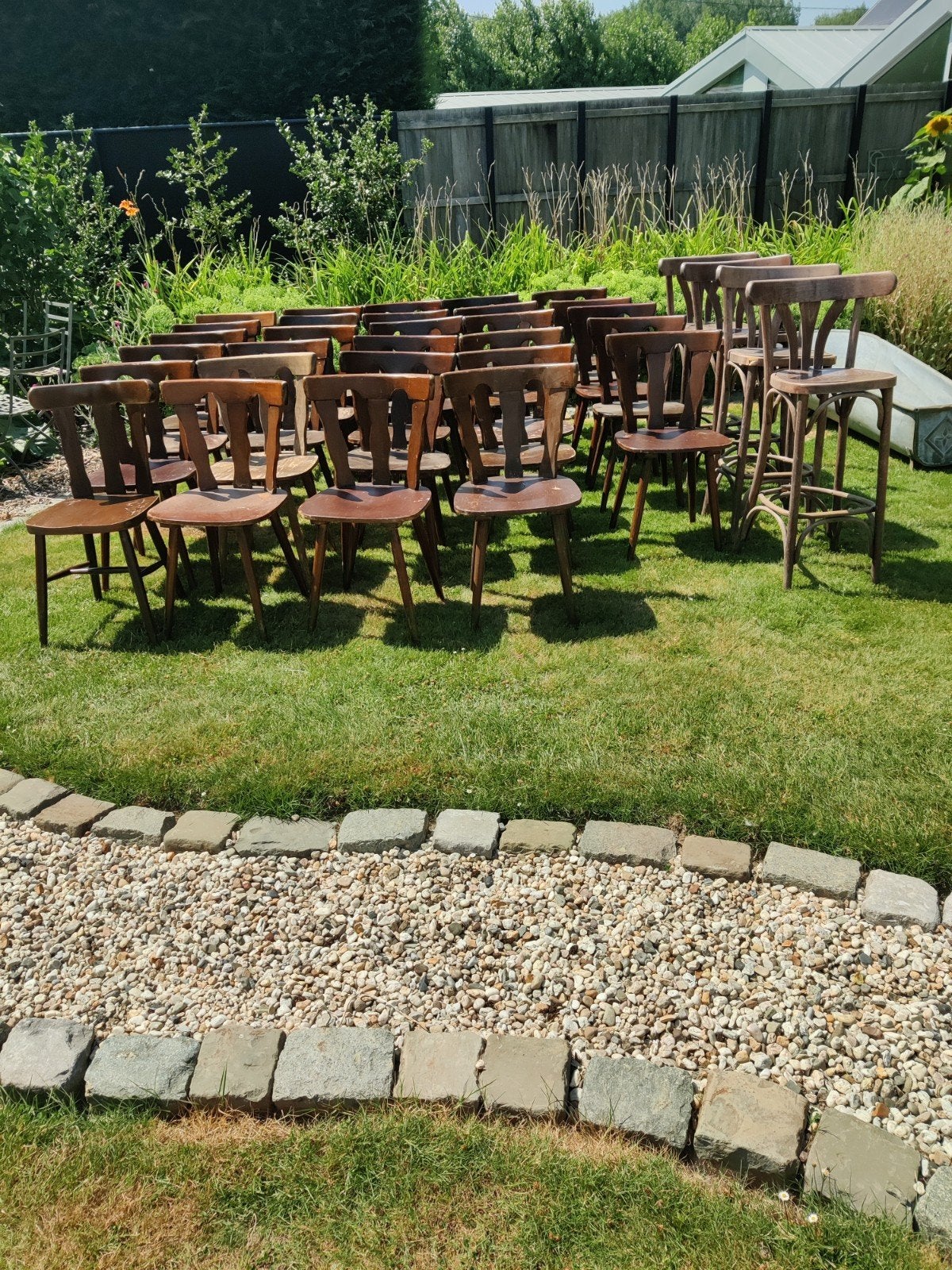 29 chaises de café en bois chacune et 4 tabourets de bar cha, Enlèvement, Utilisé, Bois
