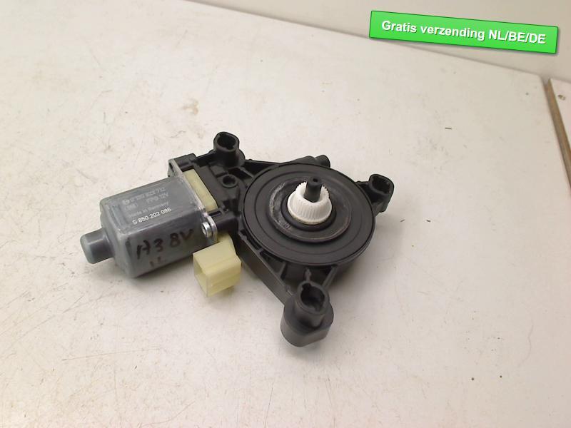 MOTOR RAAMMECHANIEK RECHTS ACHTER A3 Sportback (8VA / 8VF), Gebruikt, Dhr. R. de Gouw, Achter, Audi