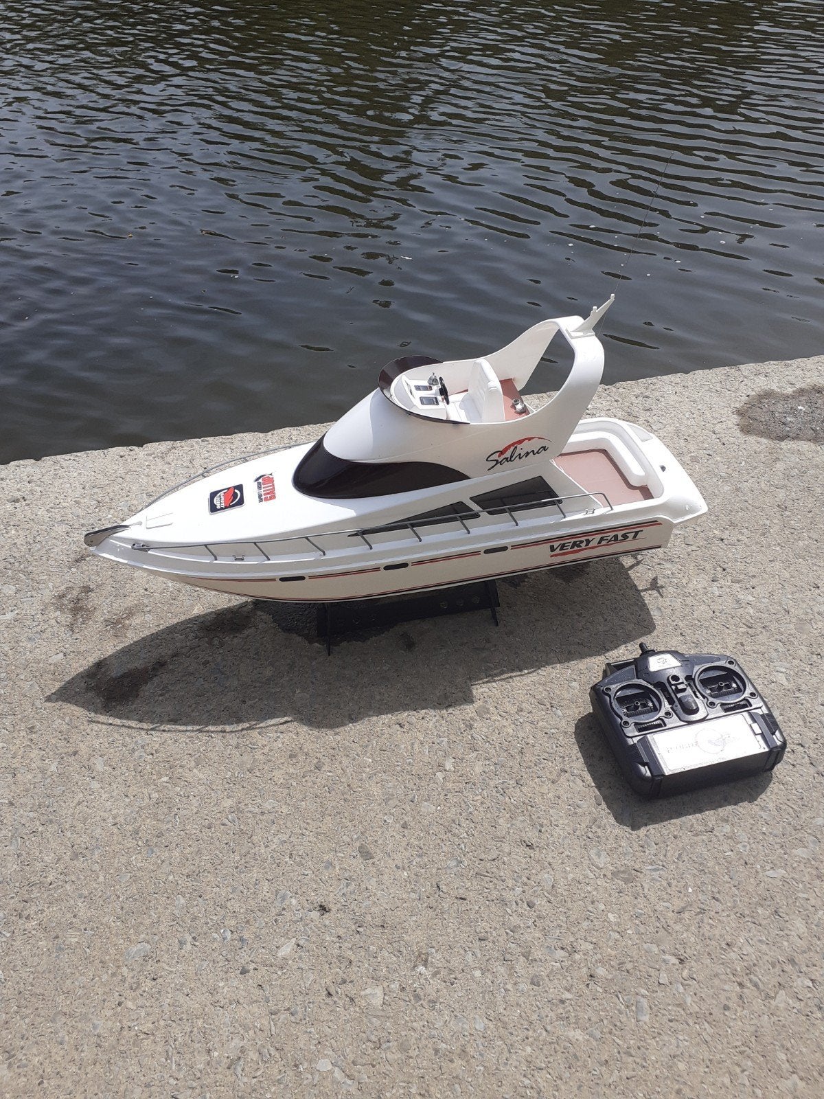 witte yacht Salina 700mm speedboot op afstandsbediening, Watersport en Boten, Overige merken, Kunststof, Met afstandsbediening