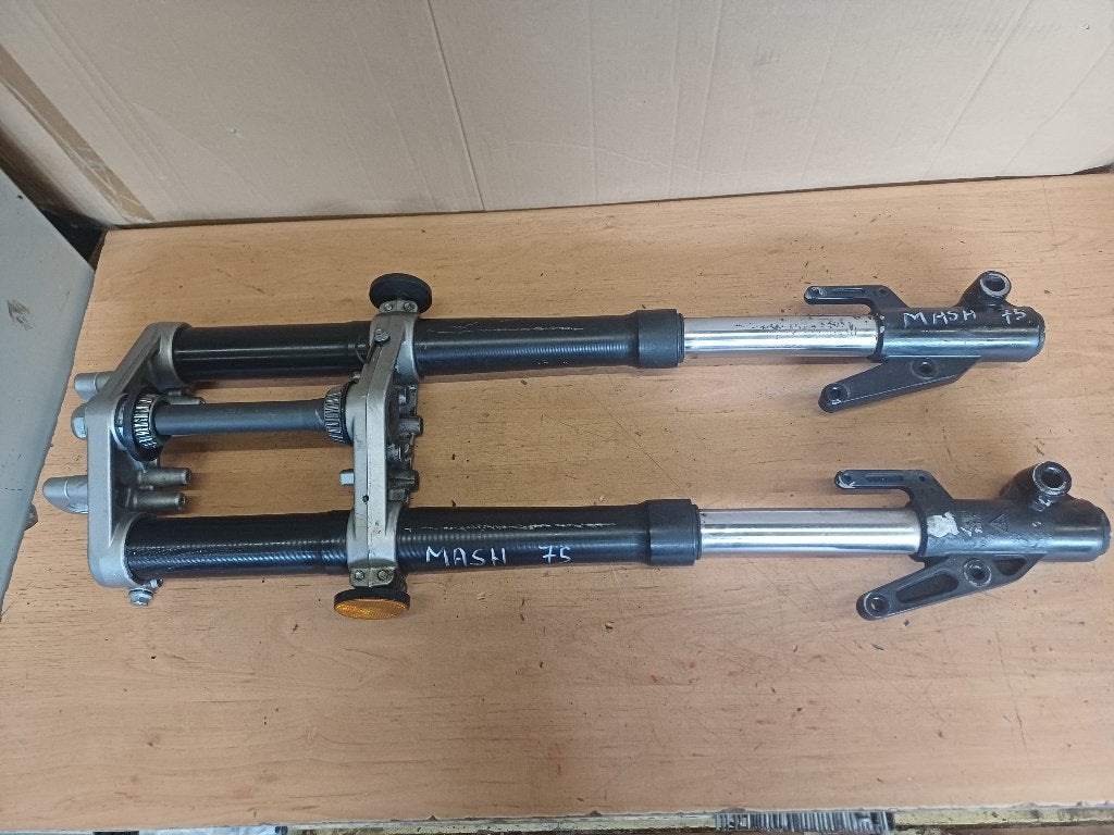 mash seventy five 125 voorvork onderpoten licht krom, Enlèvement, Utilisé
