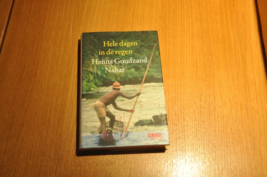 Henna Goudzand Nahar - Hele dagen in de regen, Enlèvement ou Envoi, Comme neuf